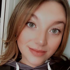 Meet your Posher, Breanna lee